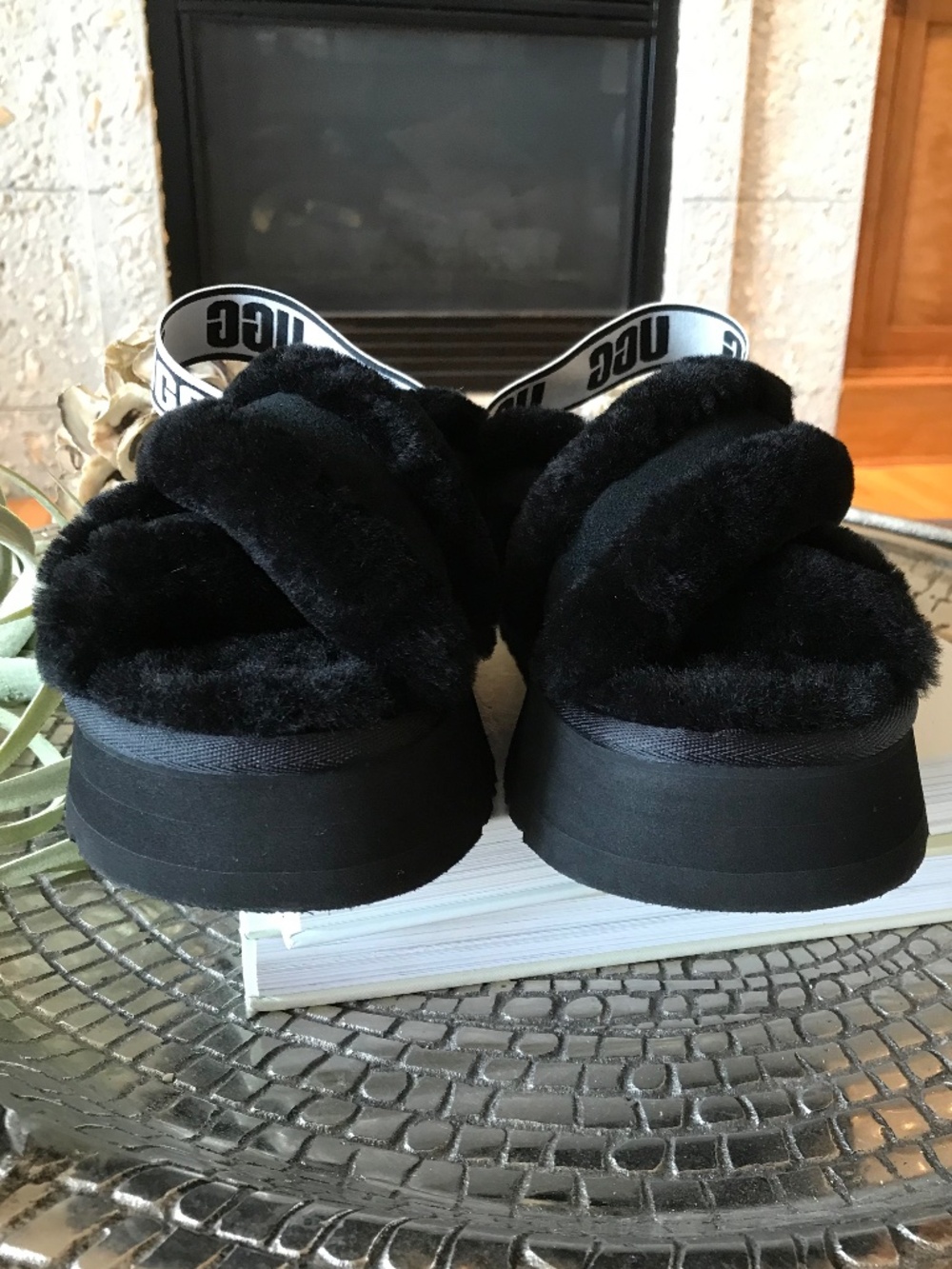 UGG BLACK COZY LOUNGE DISCO CROSS SLIDE PLATFORM SLIPPERS - Picture 3 of 16